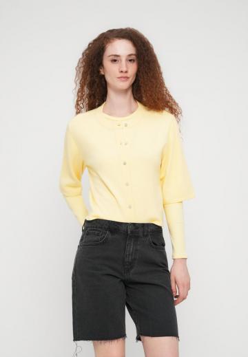 Джинсовые шорты