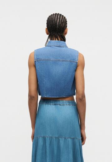 Джинсовая жилетка