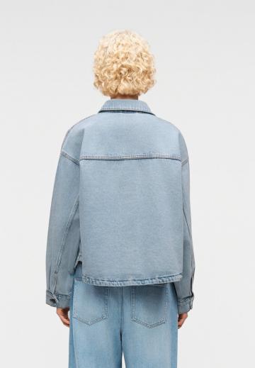 Джинсовая куртка