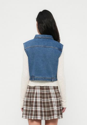 Джинсовая жилетка