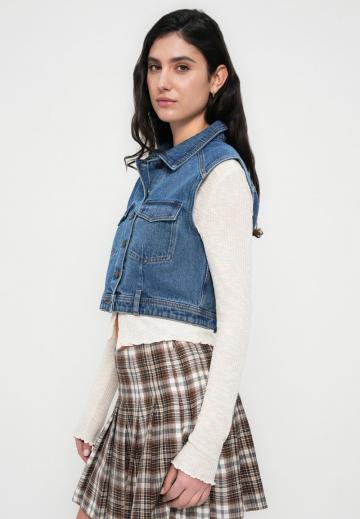 Джинсовая жилетка