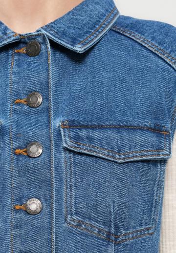 Джинсовая жилетка
