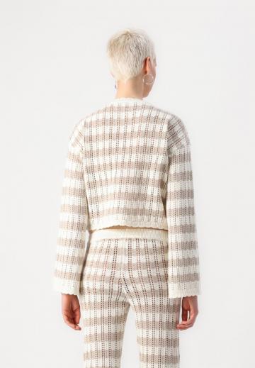 Пуловер в полоску