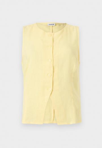 Джинсовая жилетка