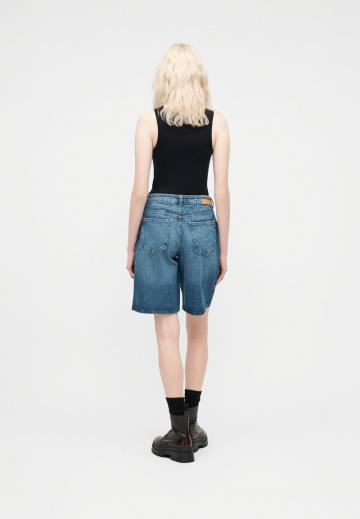 Джинсовые шорты