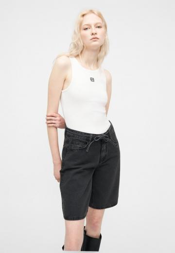 Джинсовые шорты