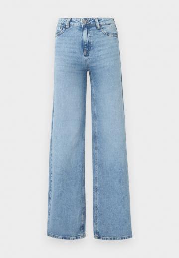 Свободные джинсы