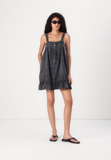 Джинсовый комбинезон