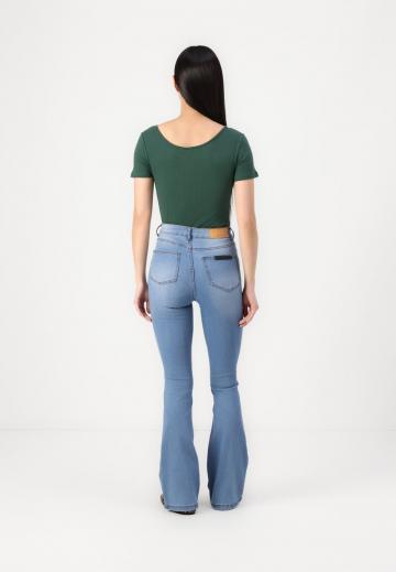 Клешеные брюки