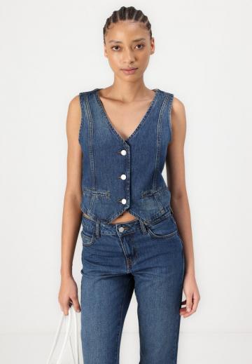 Джинсовый комбинезон