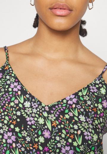 Топ на бретельках