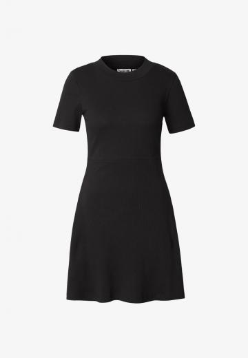 Вязаное платье