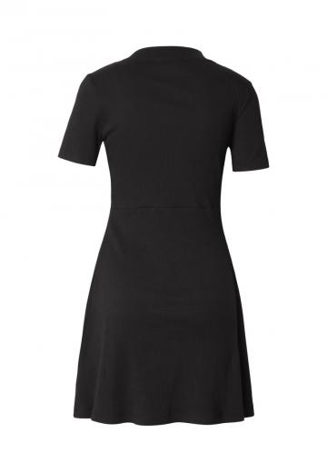 Вязаное платье