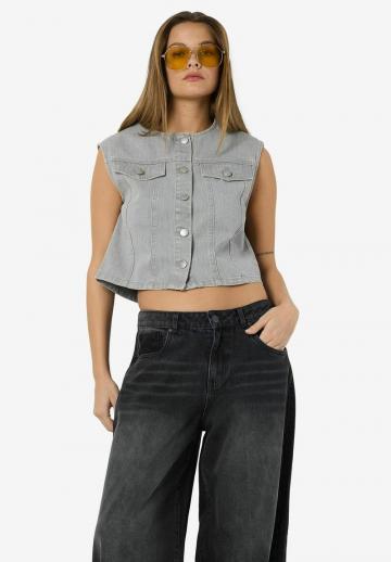 Джинсовая жилетка
