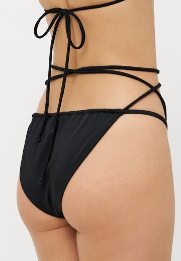Треугольное бикини