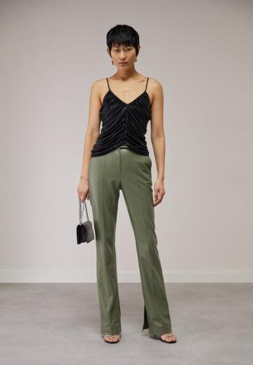 Топ на бретельках