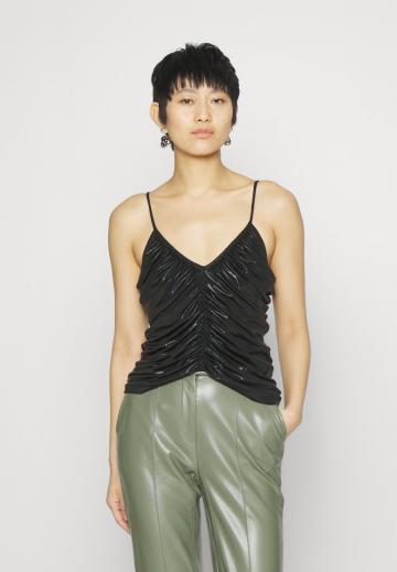 Топ на бретельках