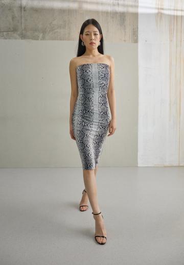 Платье без бретелек