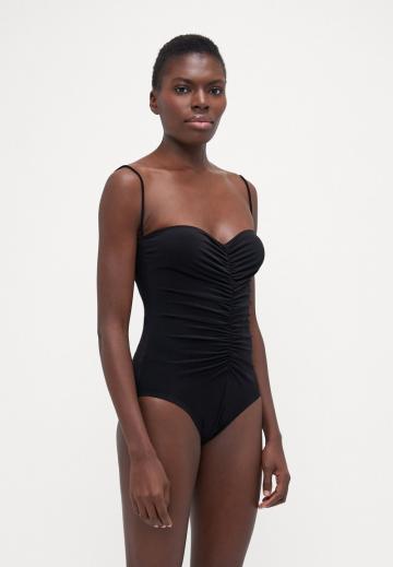 Слитный купальник