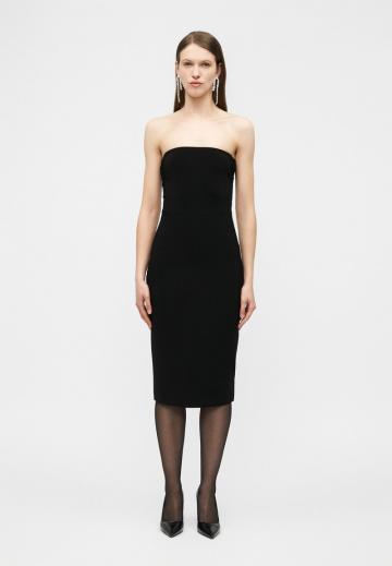 Платье без бретелек