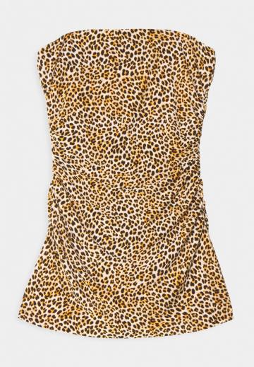 Топ без бретелек