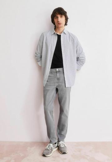 Прямые джинсы