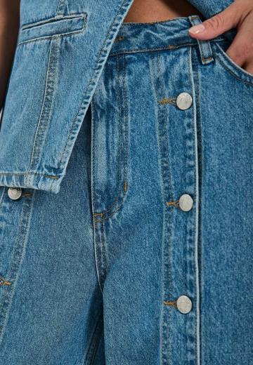 Джинсовый комбинезон