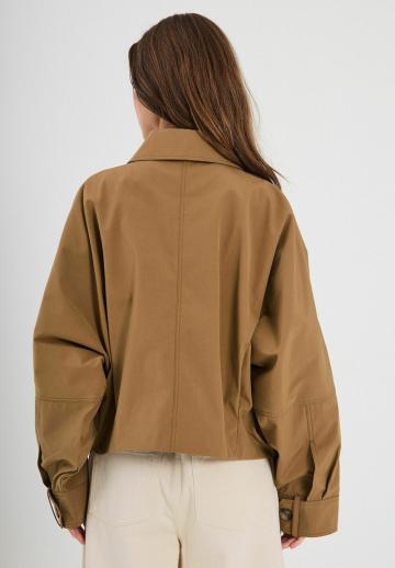 Куртка с накладнымит карманами