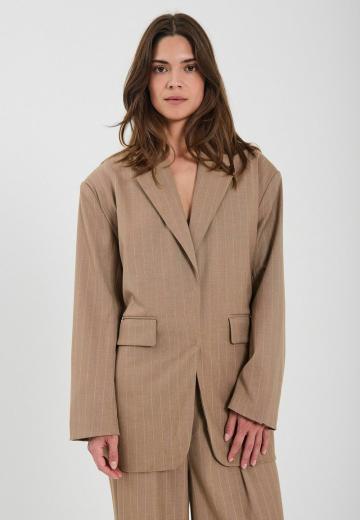 Короткое пальто