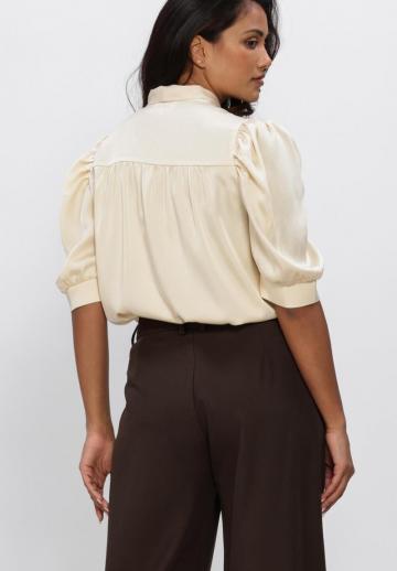 Атласная блузка