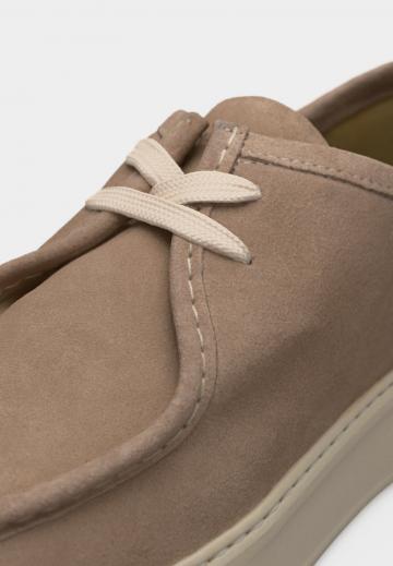 Ботинки на шнуровке