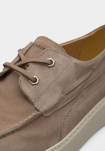 Ботинки на шнуровке