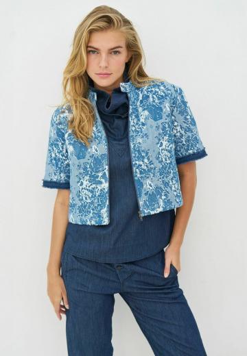 Джинсовая куртка