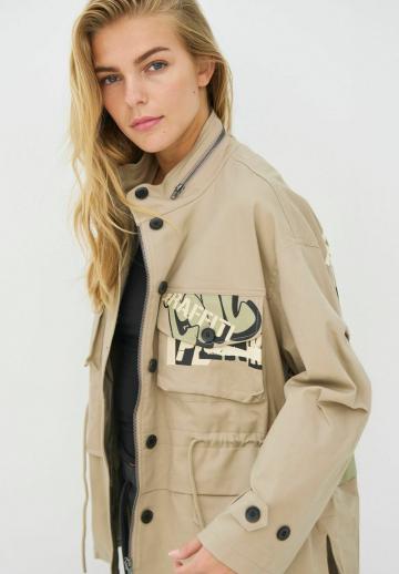 Джинсовая куртка