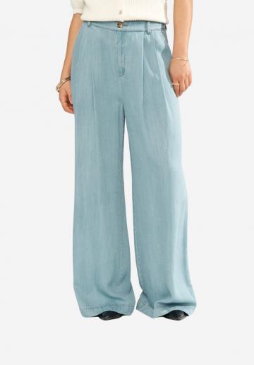 Клешеные джинсы