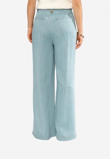 Клешеные джинсы