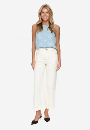 Короткие джинсы