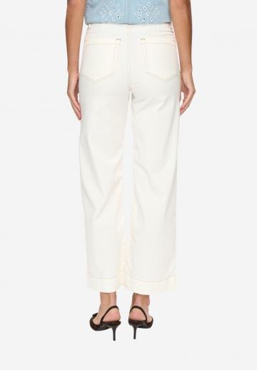 Короткие джинсы