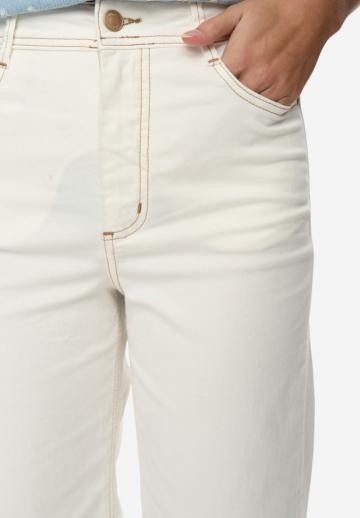 Короткие джинсы