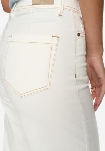 Короткие джинсы