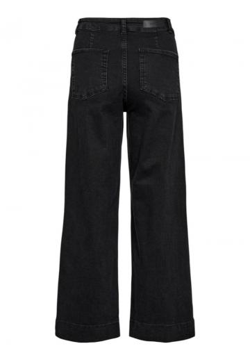 Короткие джинсы