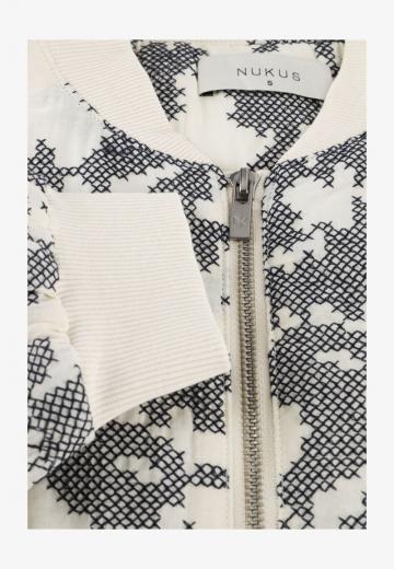 Куртка с накладнымит карманами