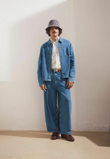 Джинсовая куртка