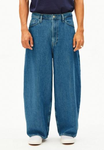 Свободные джинсы