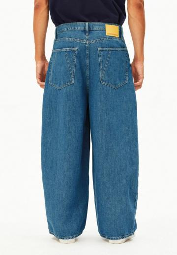 Свободные джинсы