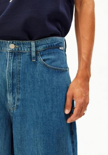 Свободные джинсы