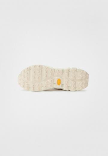 Спортивные сандалии