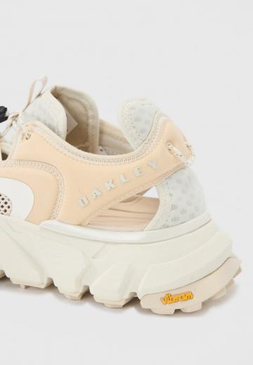 Спортивные сандалии