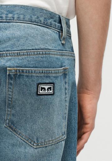 Прямые джинсы