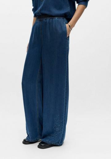 Прямые джинсы